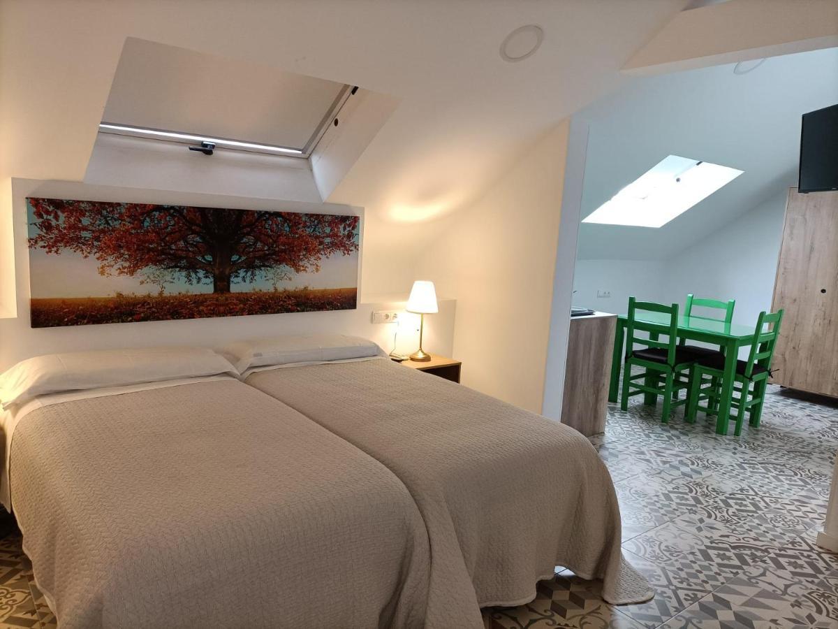 Hostal Las Encinas Villaviciosa de Odón Exteriér fotografie